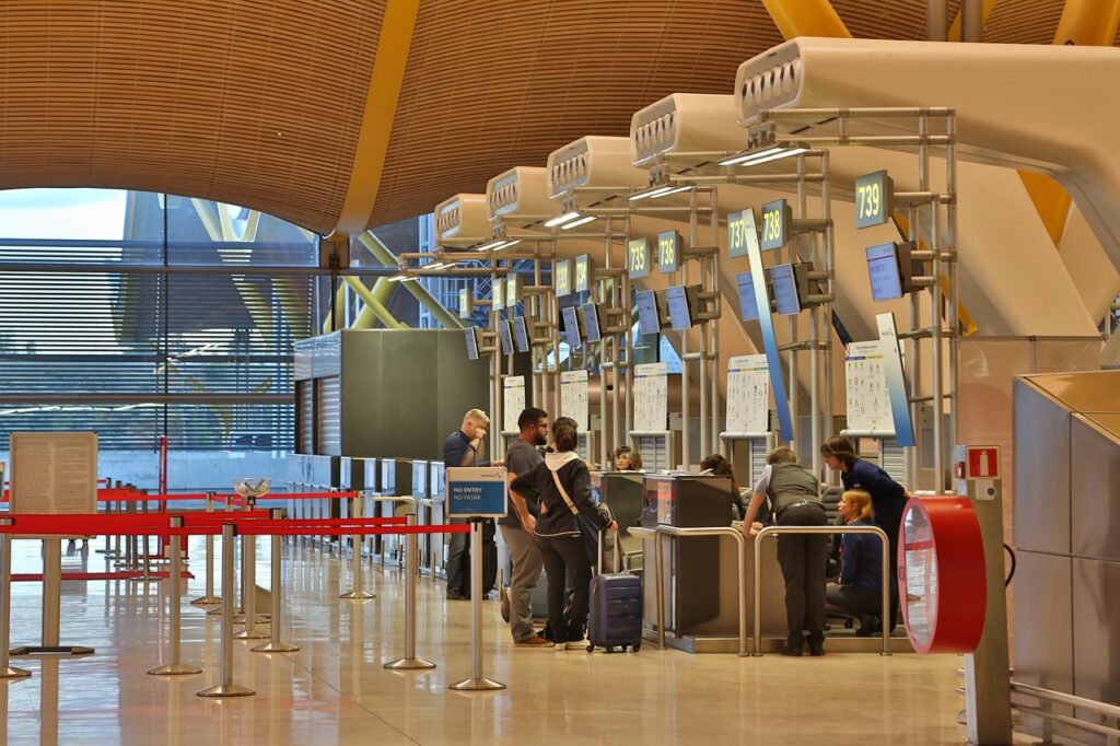 airport, tex free, madrid-4735067.jpg