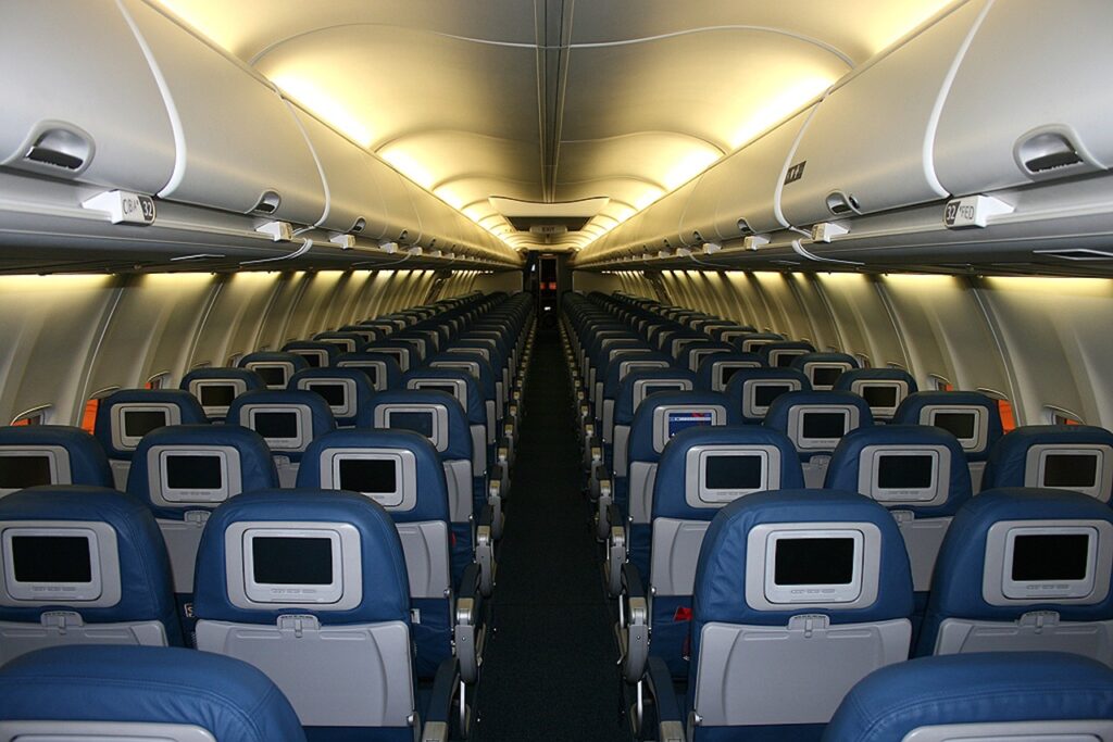 cabin, aircraft, luggage compartments-70165.jpg